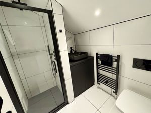 Main Shower Room- click for photo gallery